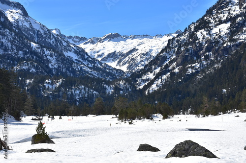 Le plateau du cayan à Cauterets dans les Pyrénées photo