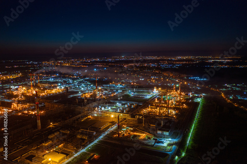 Oil refinery night © iuneWind