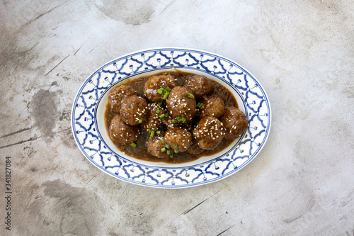 Spicy Asian Quinoa Beef Mea...