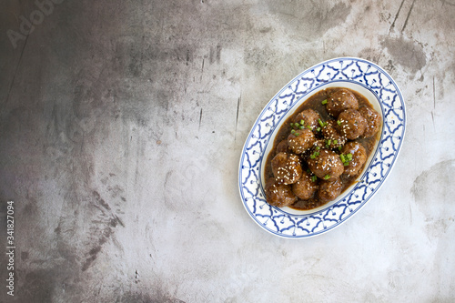 Spicy Asian Quinoa Beef Mea...