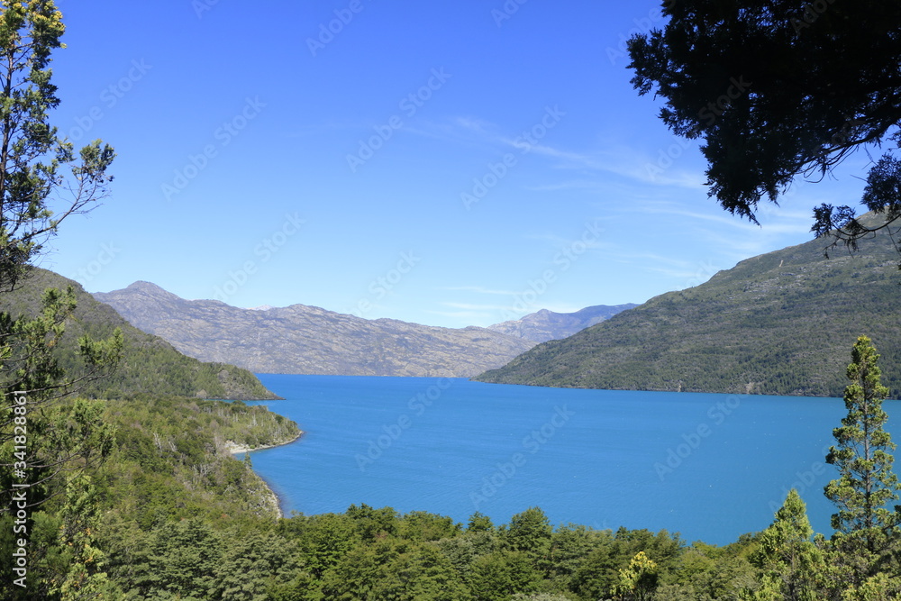Obraz premium paisaje de un lago