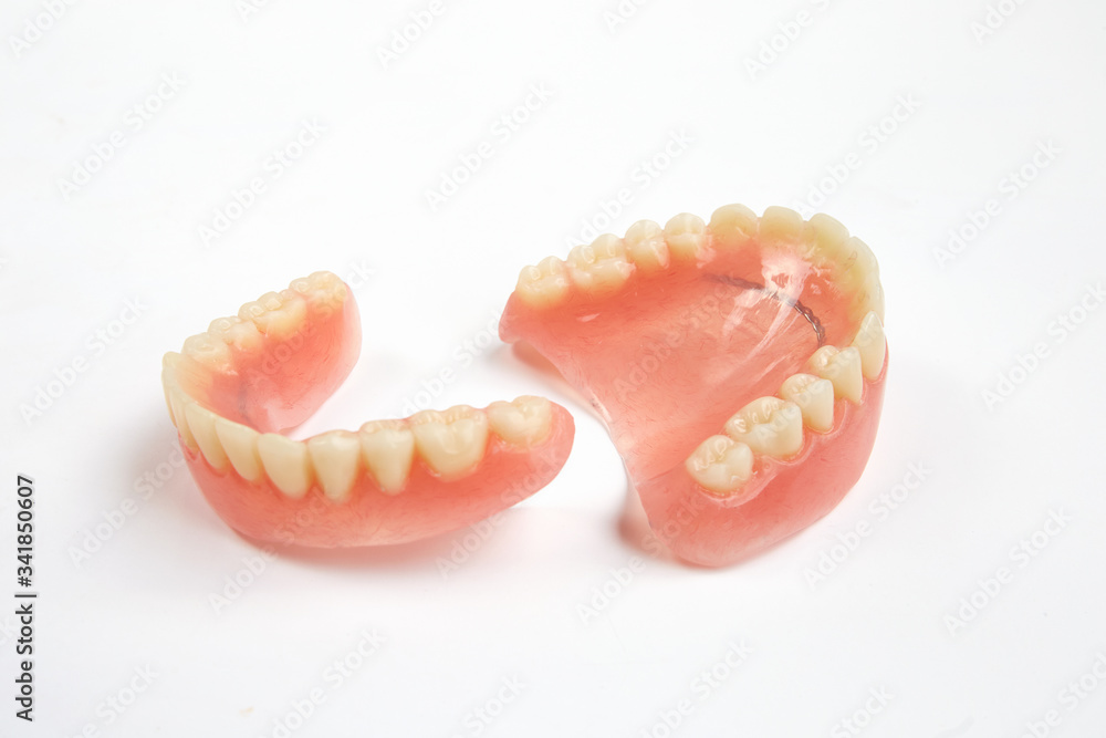 Obraz premium Complete denture on white background