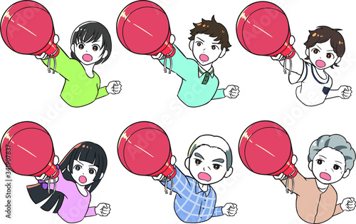 メガホンで真剣に応援する人々