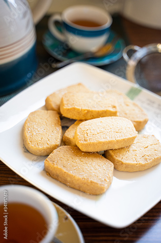 Shortbread with Lemon and Vanilla Beans for Afternoon Tea