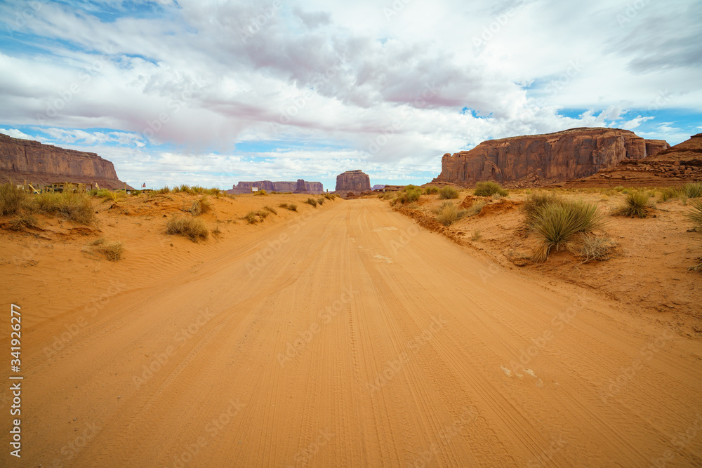 the scenic drive in the monument valley, usa