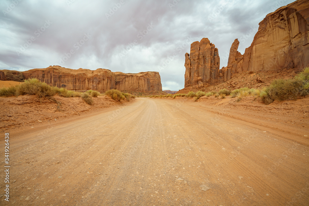 the scenic drive in the monument valley, usa the scenic drive in the monument valley, usa