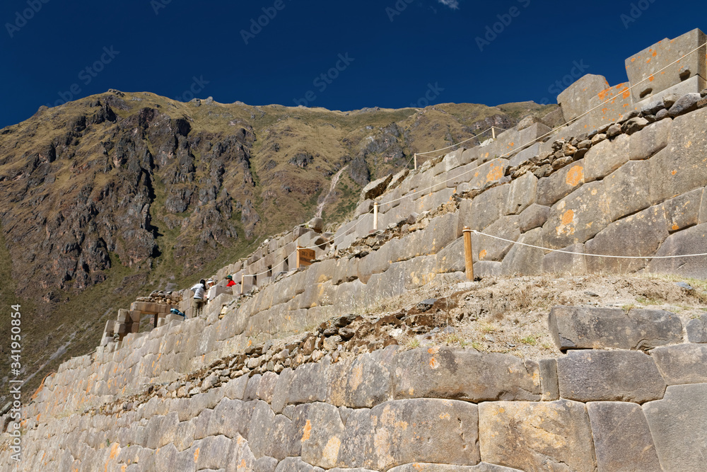 Historyczna twierdza Ollantaytambo w Świetej Dolinie Inków