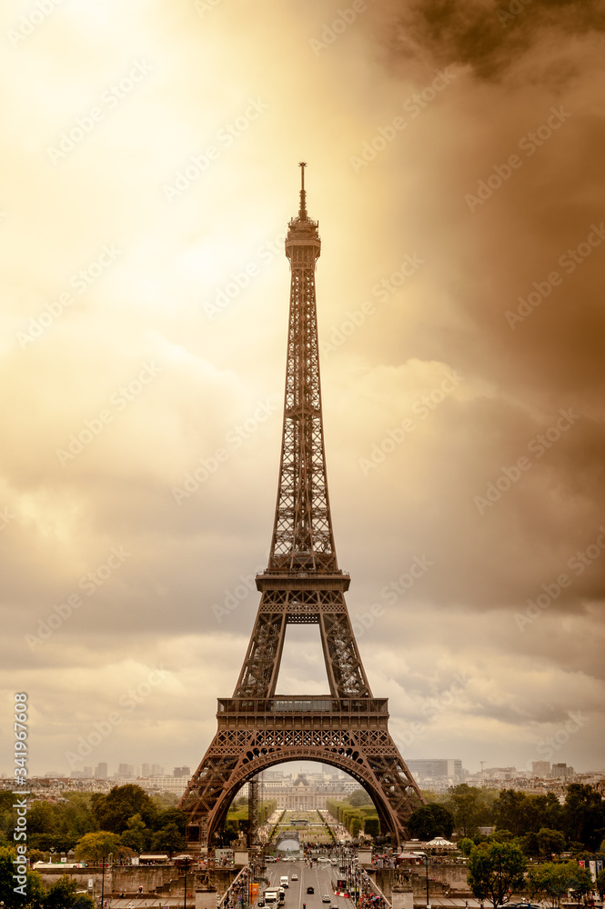 eiffel tower in a cloudy day