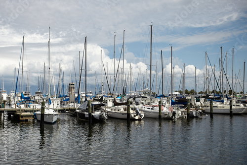 Obraz na płótnie boats in marina w salonie