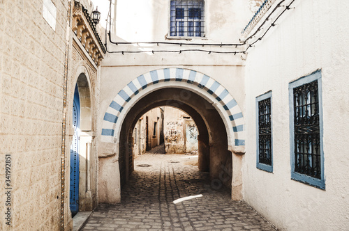 narrow street in the old town of nabeul © yosri