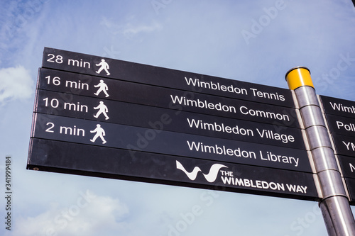 Canvastavla Wimbledon, London- Sign post for the Wimbledon Tennis grounds, Wimbledon Common,