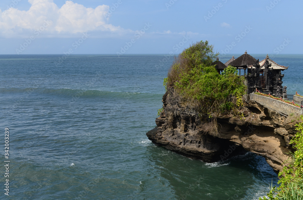 Fototapeta premium Nebentempel des Tanah Lot