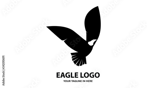 siluet Elang sederhana, cocok untuk simbol bisnis atau logo	