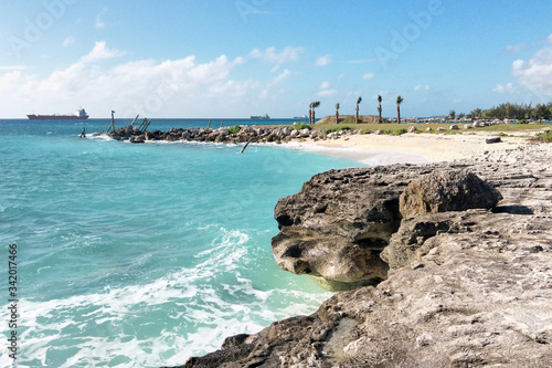 Εκτύπωση καμβά Freeport, Grand Bahama/Bahamas - Sep 01, 2016: Panoramic beach view with rocks and stones in Bahamas