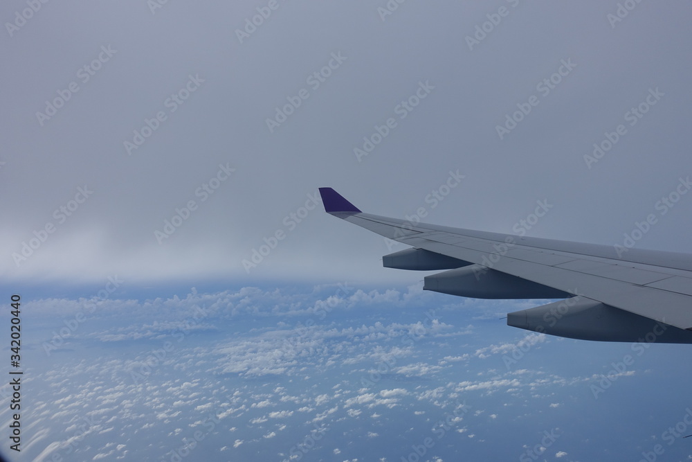 Fototapeta premium an airplane on the blue sky
