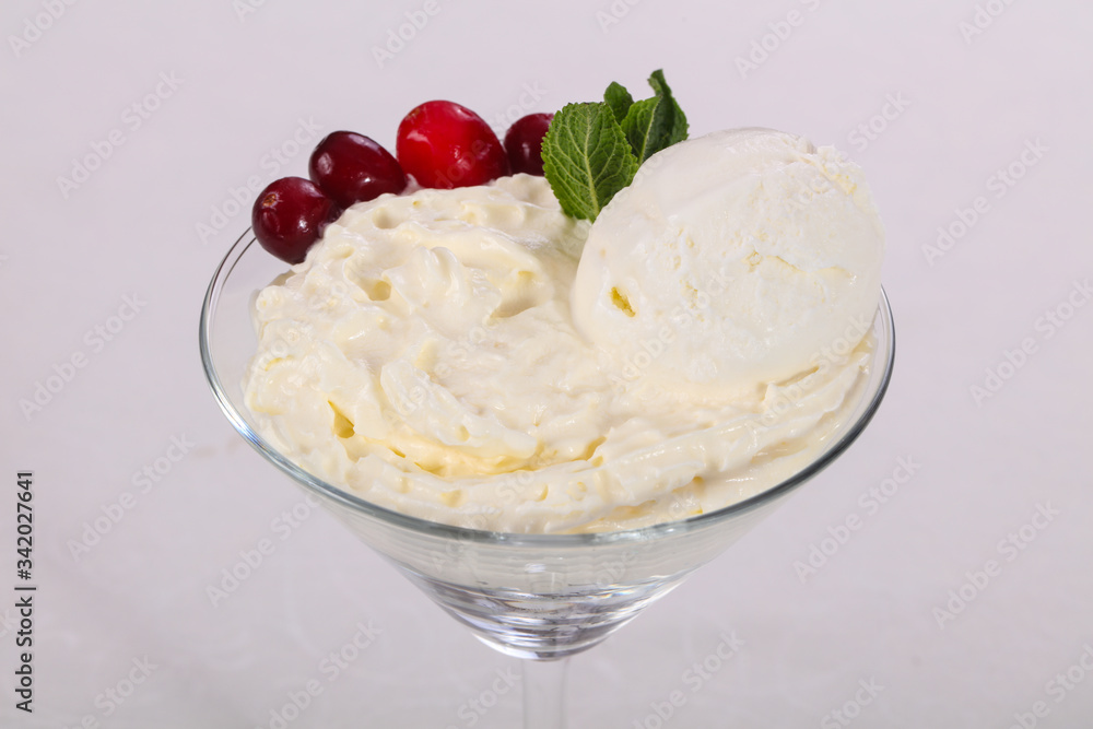 Ice cream with dry plum Ice cream with dry plum