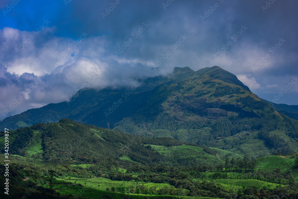 Fototapeta premium Ooty (short for Udhagamandalam) is a resort town in the Western Ghats mountains, in southern India's Tamil Nadu state.