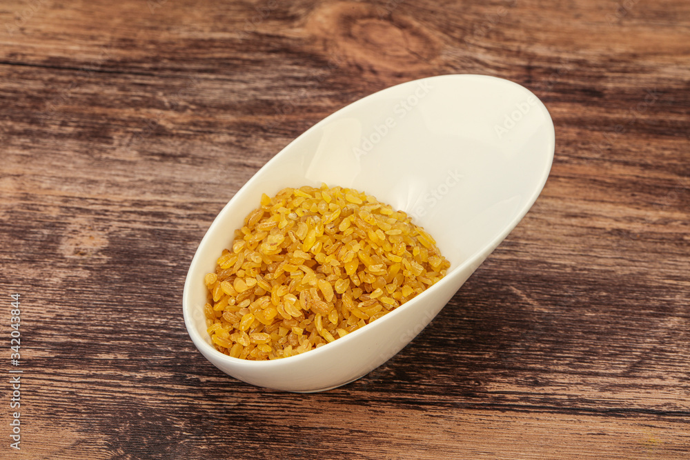 Vegetarian cuisine - dry bulgur for cooking Vegetarian cuisine - dry bulgur for cooking