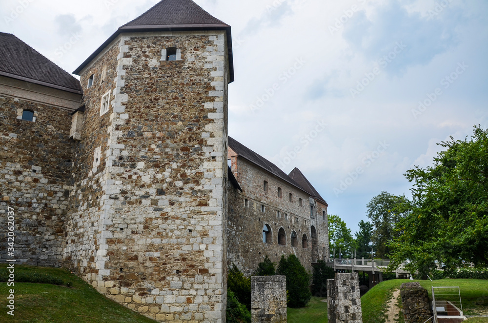 Medieval town castle standing on the Castle Hill above downtown Ljubljana Slovenia is a key landmark of the town. Medieval town castle standing on the Castle Hill above downtown Ljubljana Slovenia is a key landmark of the town.