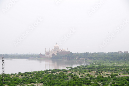 il complesso del Taj Mahal ad Agra in India 