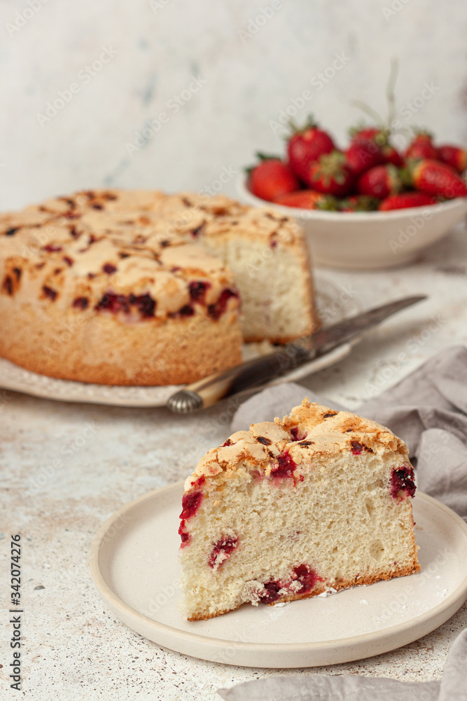 Homemade sponge cake with berries Homemade sponge cake with berries