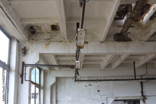 Wallpaper Mural rooms in an abandoned building Torontodigital.ca