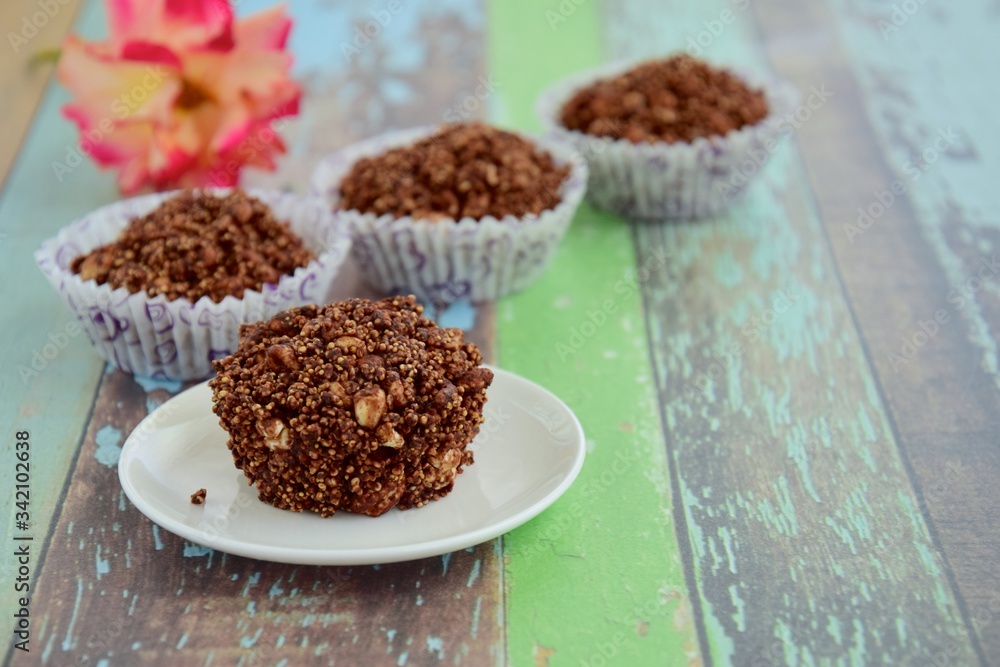 Oat amaranth quinoa puff chocolate sweet treats Oat amaranth quinoa puff chocolate sweet treats