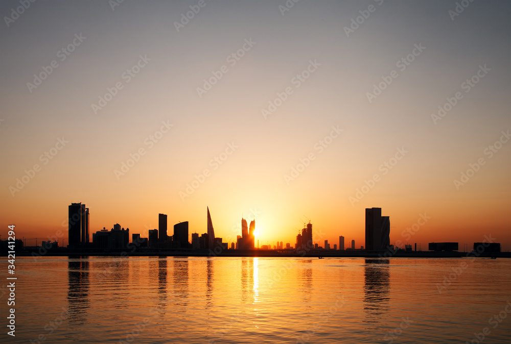Obraz premium Bahrain skyline at sunset