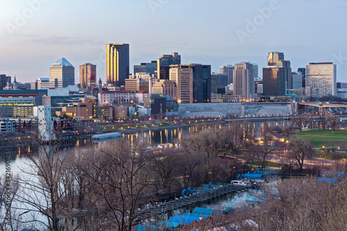 Fényképezés Saint paul riverfront and skyline at sundown