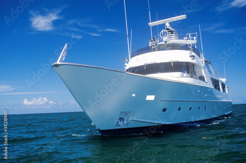 A yacht at sea in Miami, Florida © spiritofamerica