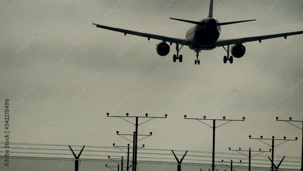Airplane Landing in Los Angeles Airplane Landing in Los Angeles