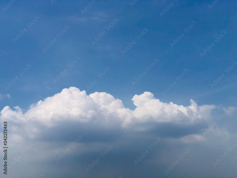Obraz premium White cloud and Beautiful with blue sky background.