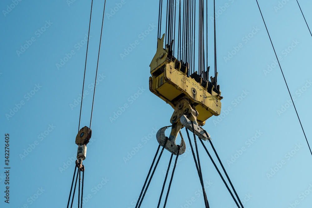 Crane block, with safe working load (SWL) of 3000 Short Ton (ST) and