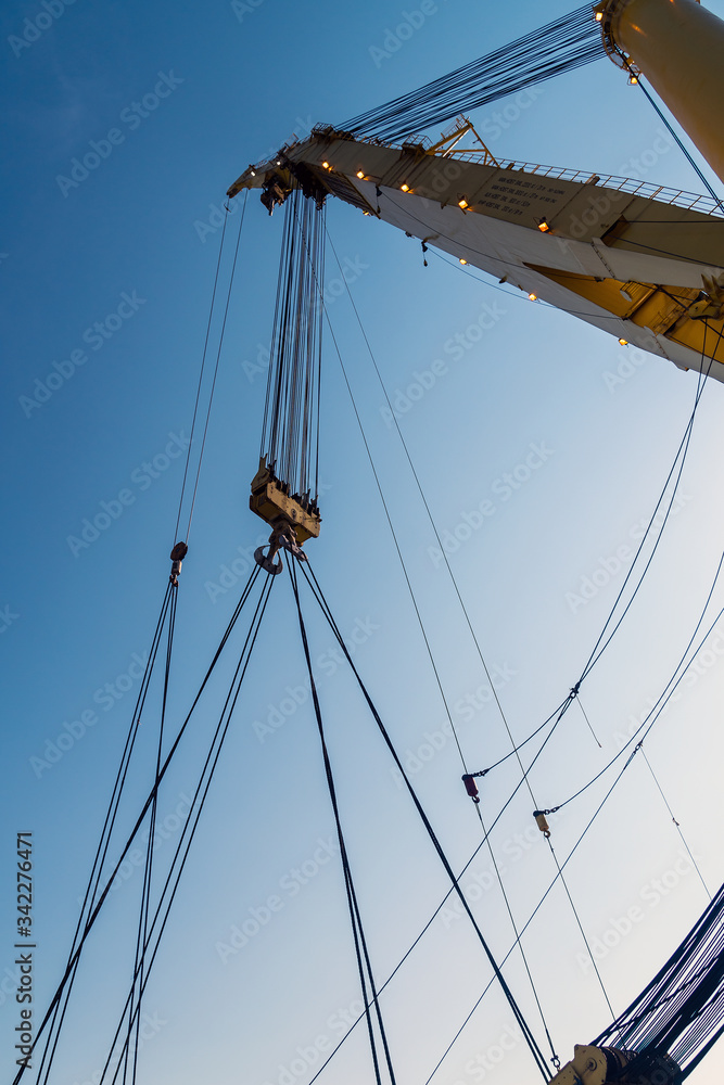 Crane of a derrick lay barge with capacity of 3000ST performing heavy lifting works Crane of a derrick lay barge with capacity of 3000ST performing heavy lifting works