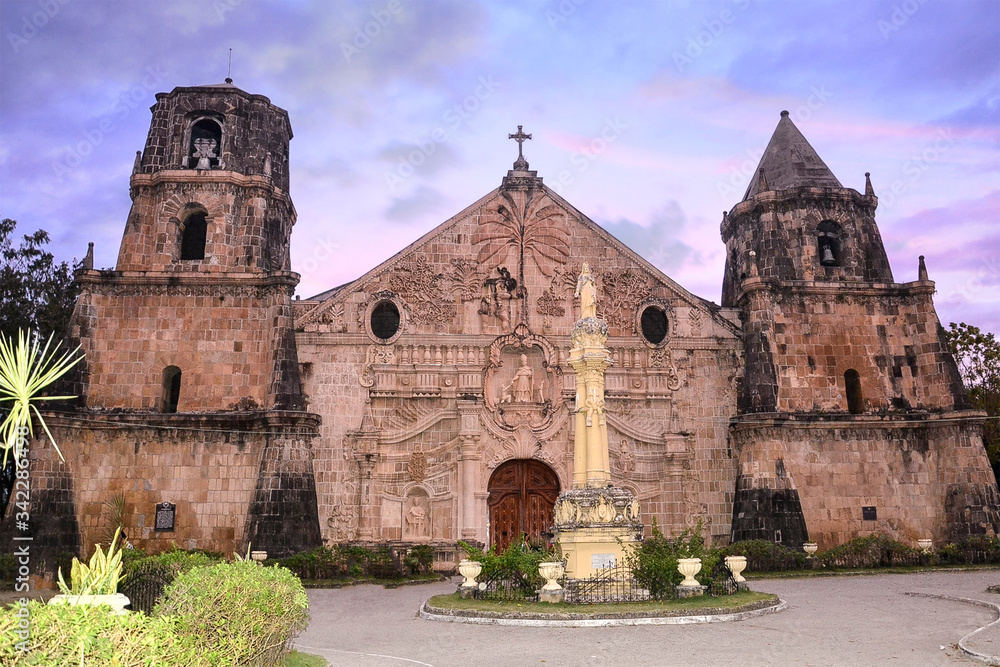 Fotka „The Miagao Church also known as the Santo Tomás de Villanueva