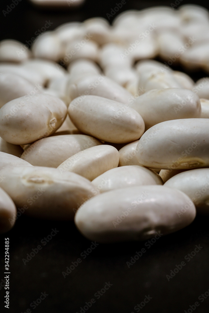 white beans background-alubias blancas