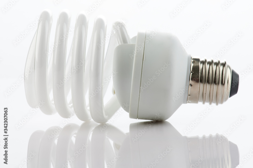 Fluorescent light bulb