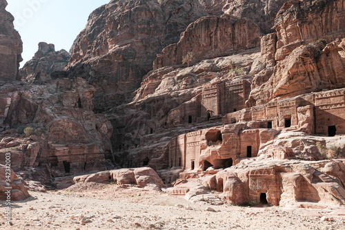 Fotografie Street of facades of Petra , Jordan