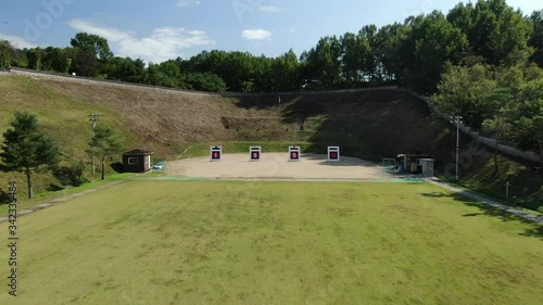 Wallpaper Mural an arrow that flies aimlessly Torontodigital.ca