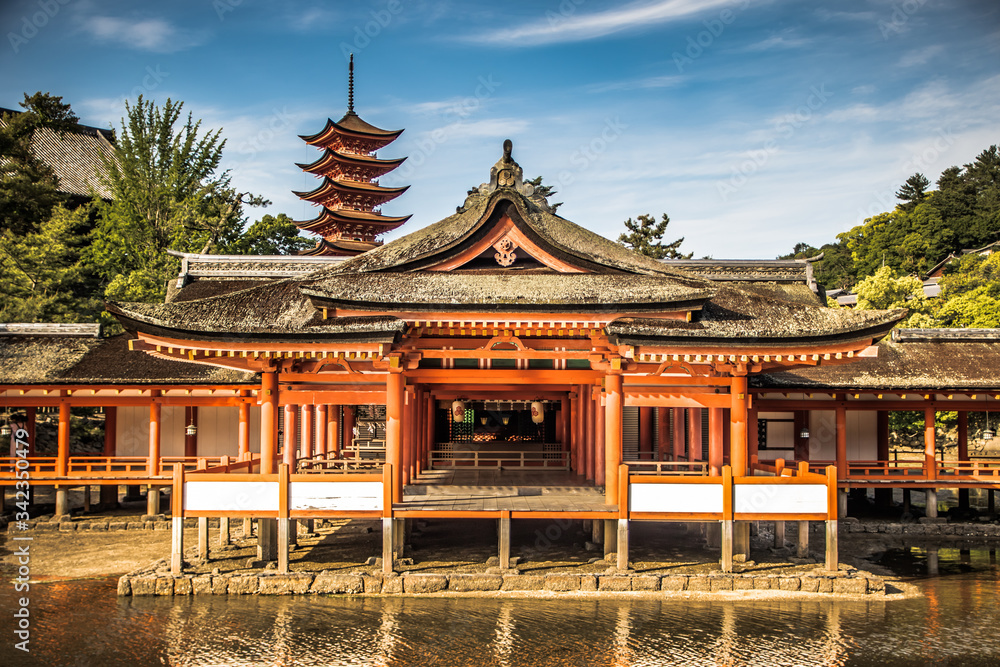 Roter Tempel auf Miajima