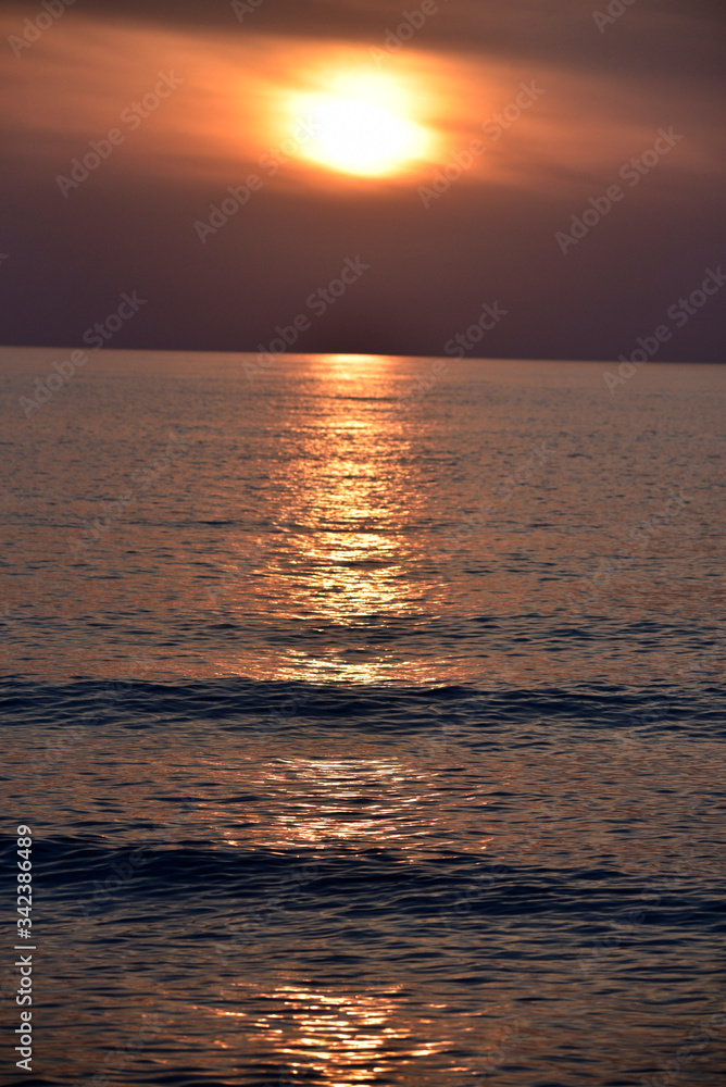 Obraz premium sunset over the sea