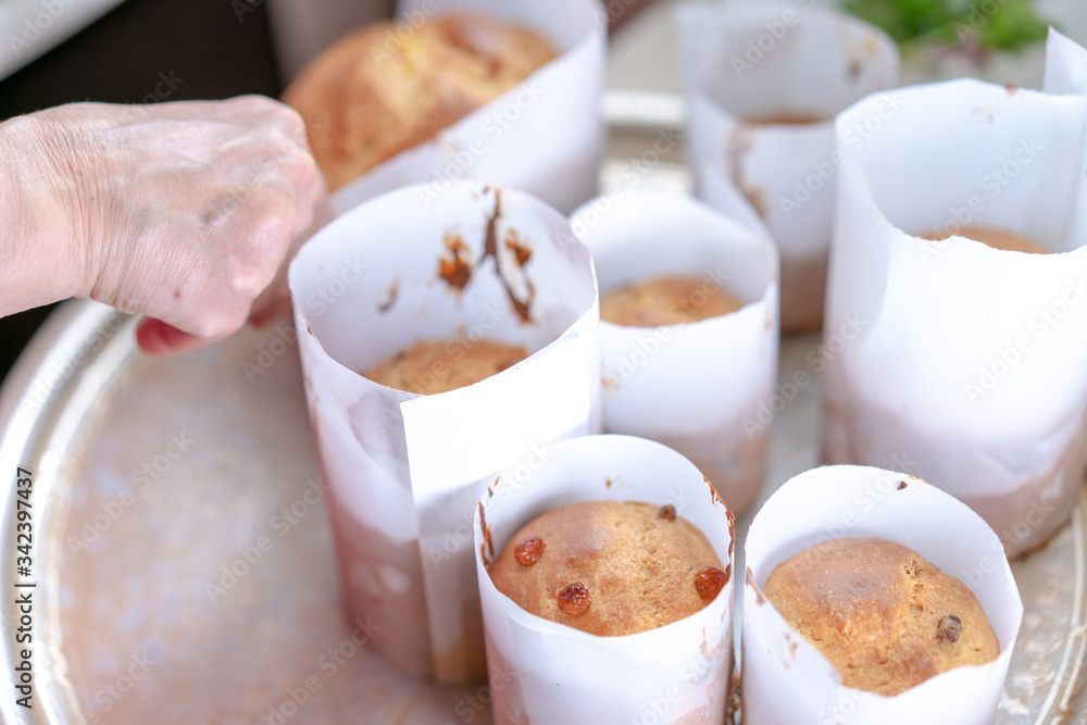 Cooking delicious Easter cakes for Easter Cooking delicious Easter cakes for Easter