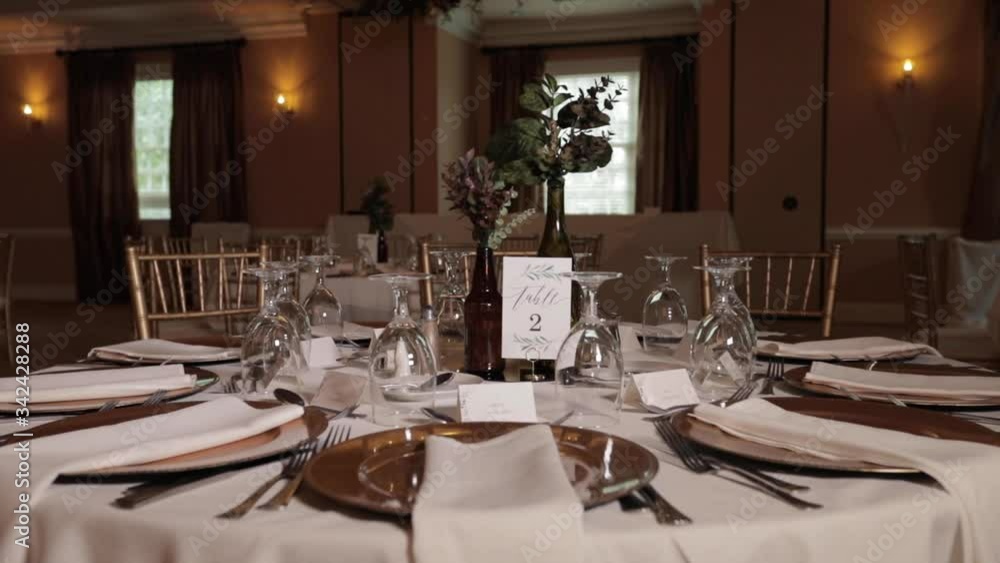 Table decorations for wedding reception dimly lit Table decorations for wedding reception dimly lit