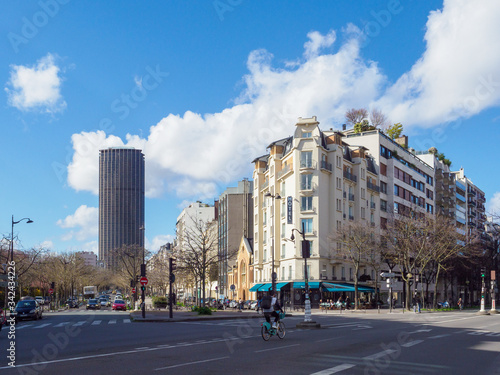 immeuble Boulevard Raspail à Paris et Tour Montparnasse