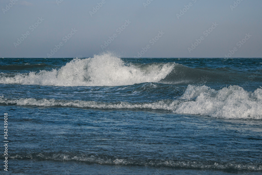 Fototapeta premium Big waves on the sea on the beach