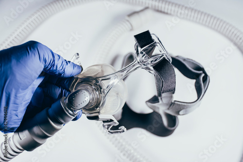 Respiratory mask for assisted breathing