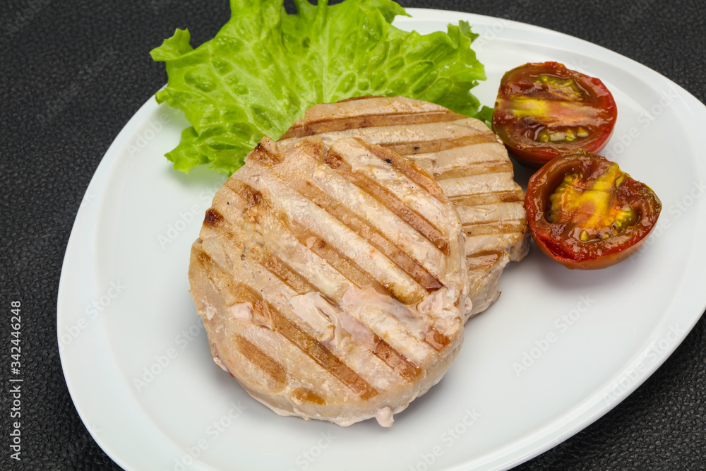 Grilled tuna steak with kumato Grilled tuna steak with kumato
