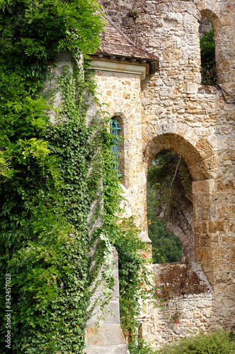 Fototapeta Naklejka Na Ścianę i Meble -  Vaux de Cernay  abbey i in the Chevreuse valley regional nature park
