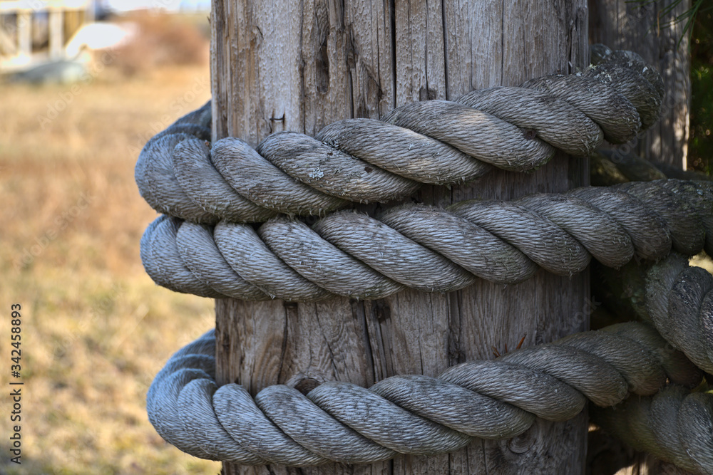 Fototapeta premium Rope around a post