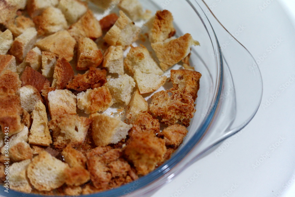 Turkish Food & Recipes: Croutons (Kizarmis Ekmek) Turkish Food & Recipes: Croutons (Kizarmis Ekmek)